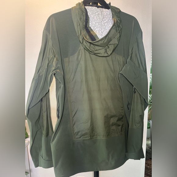 Columbia Sportswear - Green Hooded Titanium Shell - Size Medium - Picture 2 of 6